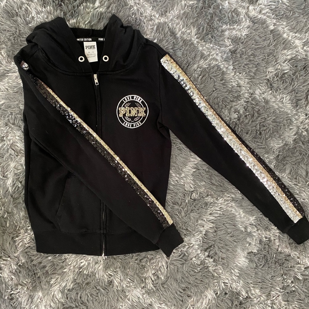 Limited edition Victoria’s Secret PINK hoodie 🖤